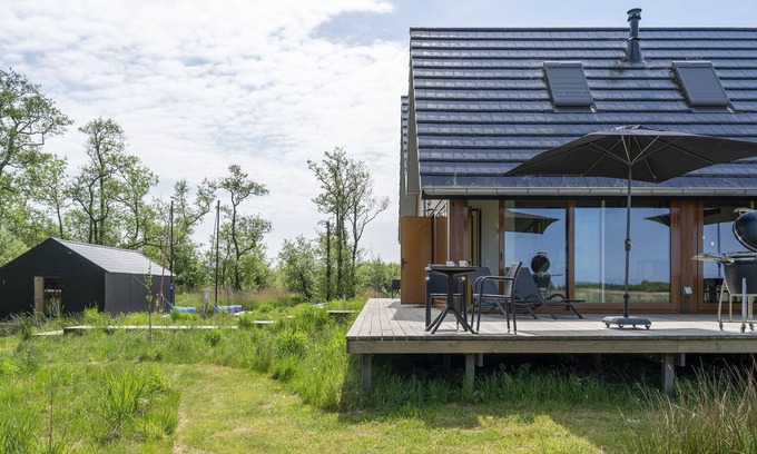 Goengahuizen House | Fantastic vacation home on private island in Friesland