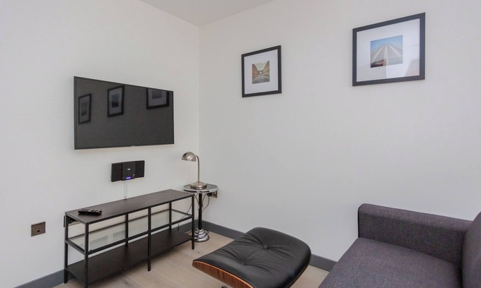 Castle Baynard Condo | Fantastically Located 1BD Flat, Heart of London