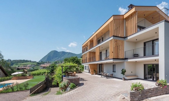 Berg/Monte Apartment | Farm in the middle of orchards and vineyards with a superb panoramic view