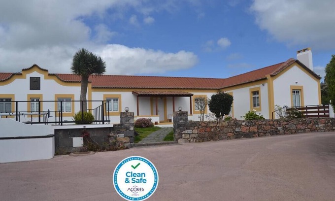 Relva House | Farm with Private Pool in Açores
