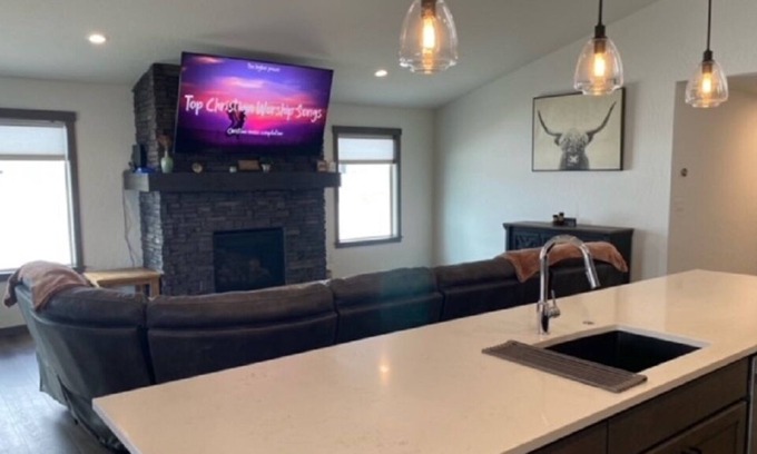 Rathdrum House | Farmstead Private Home close to everything- CDA & Silverwood Theme Park