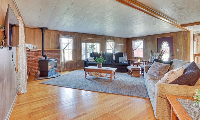 Dundee Cottage | Farmyard Stays Dundee Home Near Hiking