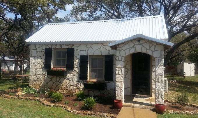 Johnson City Cottage | Feel At Home In A Cozy Yet Modern Cottage Located Off The Texas Hwy 90 Winetrail