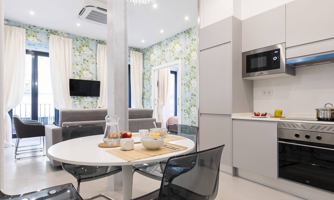 Chueca Apartment | Feelathome San Marcos Apartments