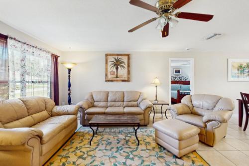 Port Charlotte House | Feliz Palmas