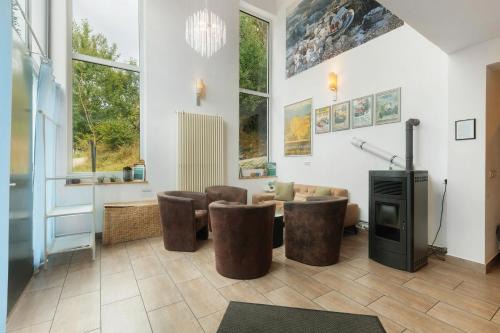 Zweifelscheid House | Ferienhaus Eifel Atrium