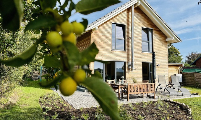 Nieby House | Ferienhaus Ostseeliebe Flensfjord: mit Terrasse, Familienfreundlich, Tierfreundl