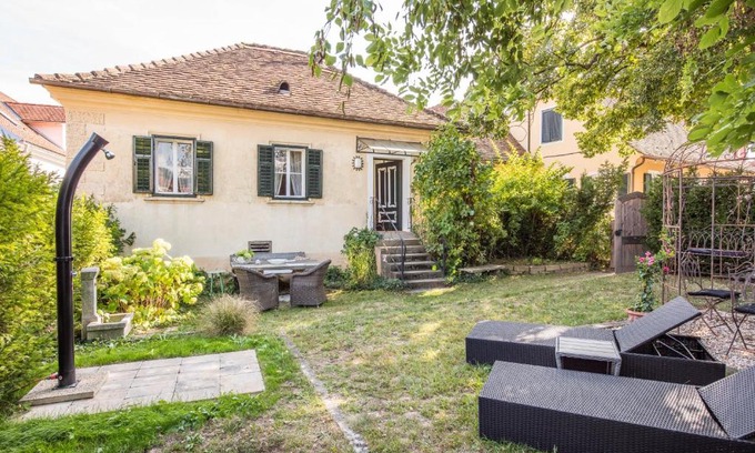 Poellau House | Ferienhaus Perner Gartenhaus unterm Lindenbaum