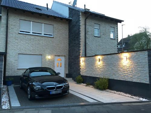 Meschenich House | Ferienhaus Roy