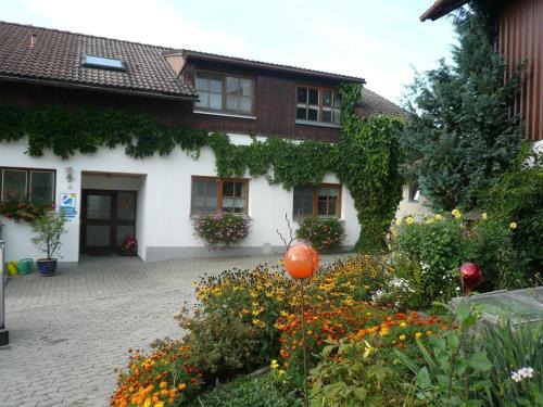 Opfenbach Apartment | Ferienhof-Fink-Ferienwohnung-Kleeblatt