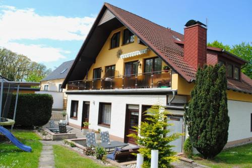 Ostseebad Baabe Apartment | Ferienhus Baabe FeWo 02 Terrasse, gratis Nutzung vom AHOI Erlebnisbad und Sauna in Sellin