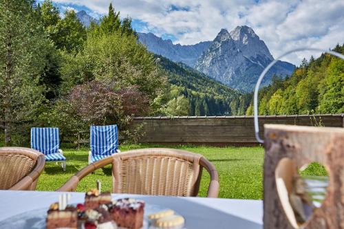 Garmisch-Partenkirchen Apartment | Ferienwohnungen - Seehaus Riessersee