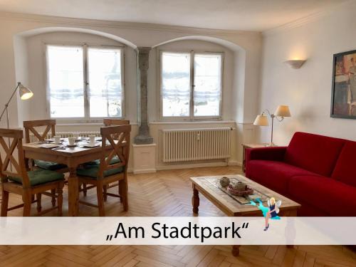 Insel Apartment | Ferienwohnung Am Stadtpark - Charmant, seenah, zentral in historischem Gebäude