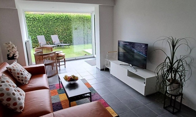 Gundholzen Apartment | Ferienwohnung auf der Höri, Terrasse und Garten, 8 Minuten Fußweg zum Bodensee