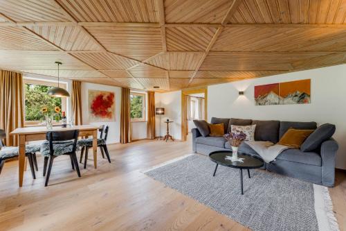 Gruenenbach Apartment | Ferienwohnung Bergblick - stilvoll & modern im Grünen