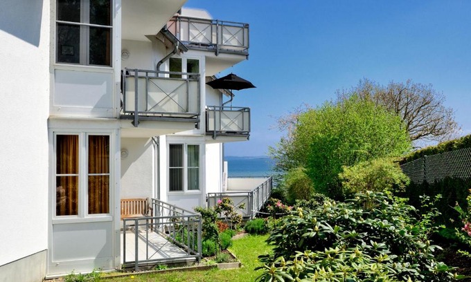 Lauterbach Apartment | Ferienwohnung Hafenliebe, Villa Vilmblick mit Meerblick