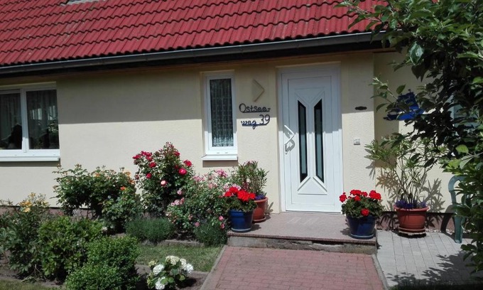 Dierkow-West Apartment | Ferienwohnung Kleine Moewe