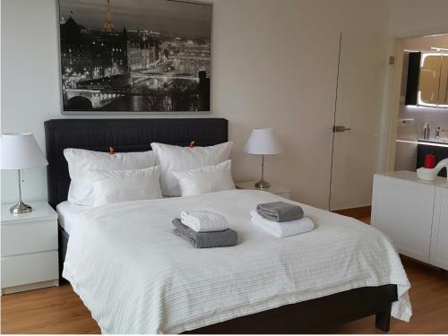 Mitte-Sud Apartment | Ferienwohnung Mandelauge - Luxus trifft Eleganz mit Meerblick