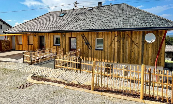 Atzesberg Apartment | Ferienwohnung mit Weitblick