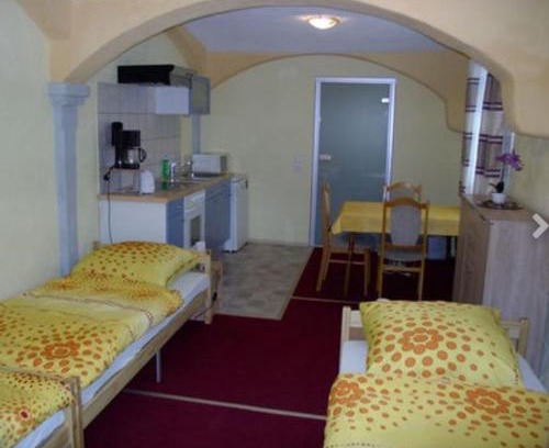 Bretnig Apartment | Ferienwohnung Monteurzimmer Bretnig WiFi Waschmaschine Parklpatz kostenlos