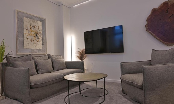 Flensburg Apartment | Ferienwohnung UHRWERK
