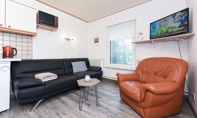 Stedesdorf Apartment | Ferienwohnung West - Ferienhof Tannen in Thunum bei Bensersiel