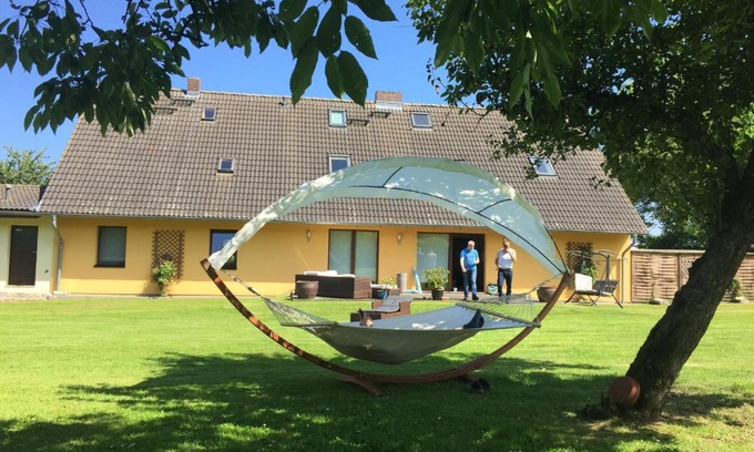 Lodmannshagen Apartment | Ferienwohnungen "Weitblick" und "Schwalbennest"