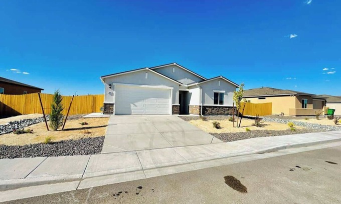 Fernley House | Fernley House/4BR/6 Beds, Pets Welcome!