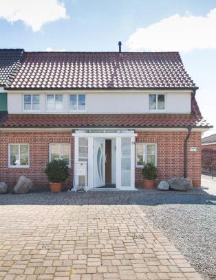 Groemitz Apartment | FeWo Oberdeck - Königsberger Allee 28
