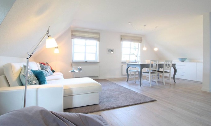 Murwik Apartment | fewo1846 - Ahoi Marie - fewo1846 - Ahoi Marie /bright apartment close to the beach with 3 bedrooms on the 1st floor.
