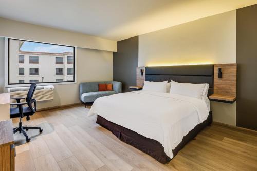 San Nicolas de los Garza Hotel | Fiesta Inn Monterrey la Fe