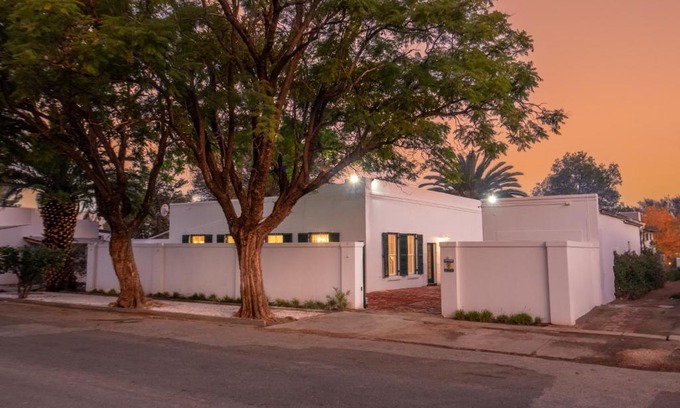 Graaff-Reinet House | Fifty Five on Park
