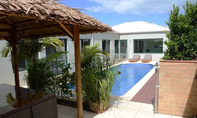 Nangkita House | FIJI Room with POOL + SPA + SAUNA + Activities