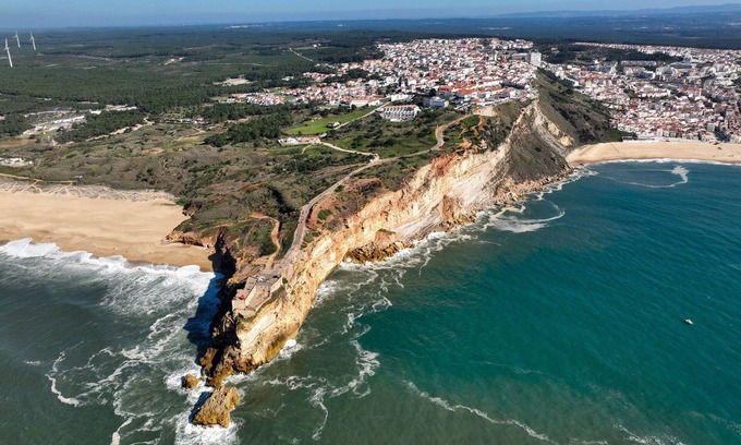 Nazare House | Fika Guest House