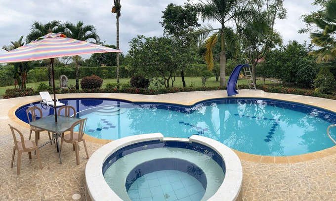 Acacias House | FINCA EL PROVENIR, swimming pool, jacuzzy, basketball, ping pong, yew