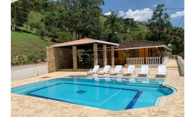 Girardota House | Finca Las Palmeras