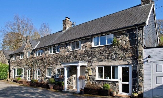 Dolgellau House | Finest Retreats - Felin Ship