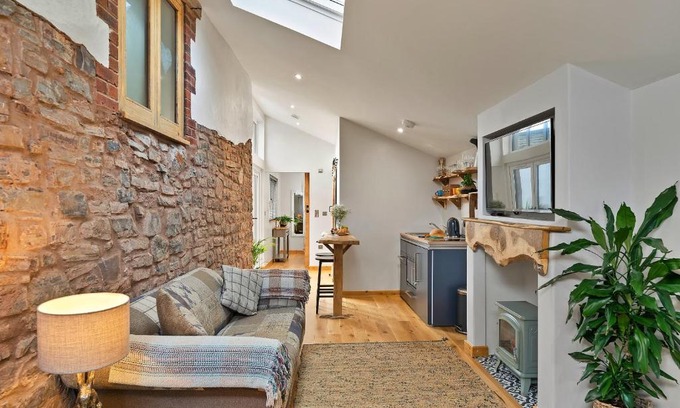 Burlescombe House | Finest Retreats - Hillfarrow Hideaway