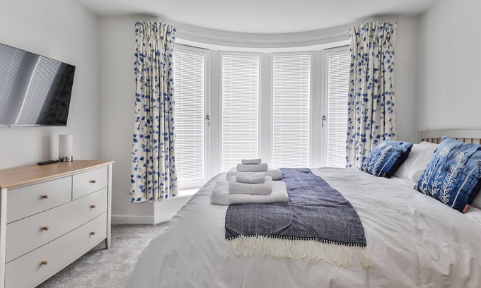 Muston Apartment | Finest Retreats | No.11, Belle House