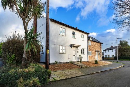 Marhamchurch House | Finest Retreats - Teylu - Family home for 6 Adults and 3 children