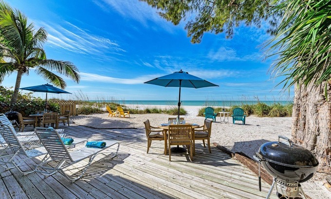 Ilexhurst House | Fins to the Right: On the Gulf of Mexico! Beach!