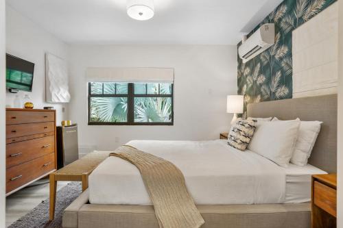 Flamingo/Lummus Apartment | Firefly Hotel