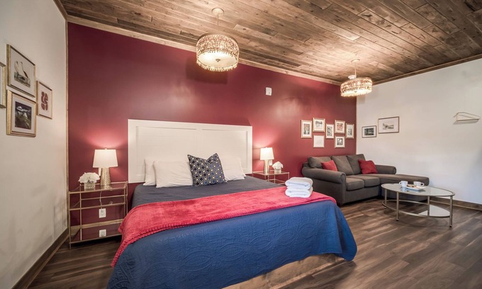 Prescott Hotel | Fireside Sips & Sunset Strolls