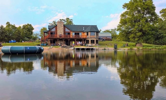 New Lisbon House | Fischer’s Secret Cabin on Private lake