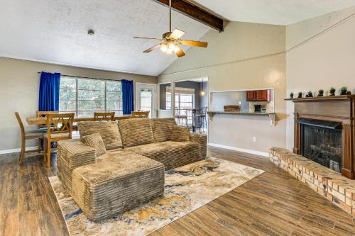 Lake Charles House | Fish, Golf, Explore Home 3 Mi to Prien Lake Park!