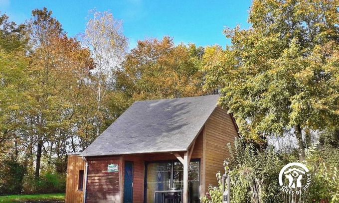 Villiers-Charlemagne Cottage | Fishing Chalet with Private Dock, Terrace, BBQ, WiFi & Kid-Friendly Amenities for 4-6 People
