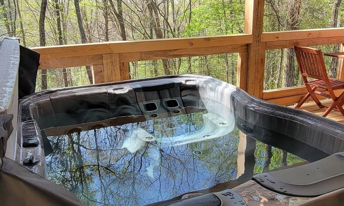 Watauga Cottage | Fishing Cottage on a farm w/hot tub, walk to trophy trout fishing