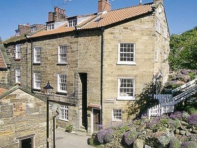 Robin Hood's Bay House | Flagstaff Cottage