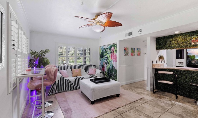 Paradise Lakes Condo | Flamingo Fling - Your Tropical Freedom Getaway