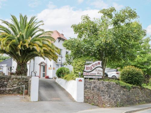 St. Michaels House | Flat 1A, Big Tree Holiday Flats